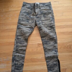 Sanctuary Olive & Gray Camo Zip-Hem Utility Pants